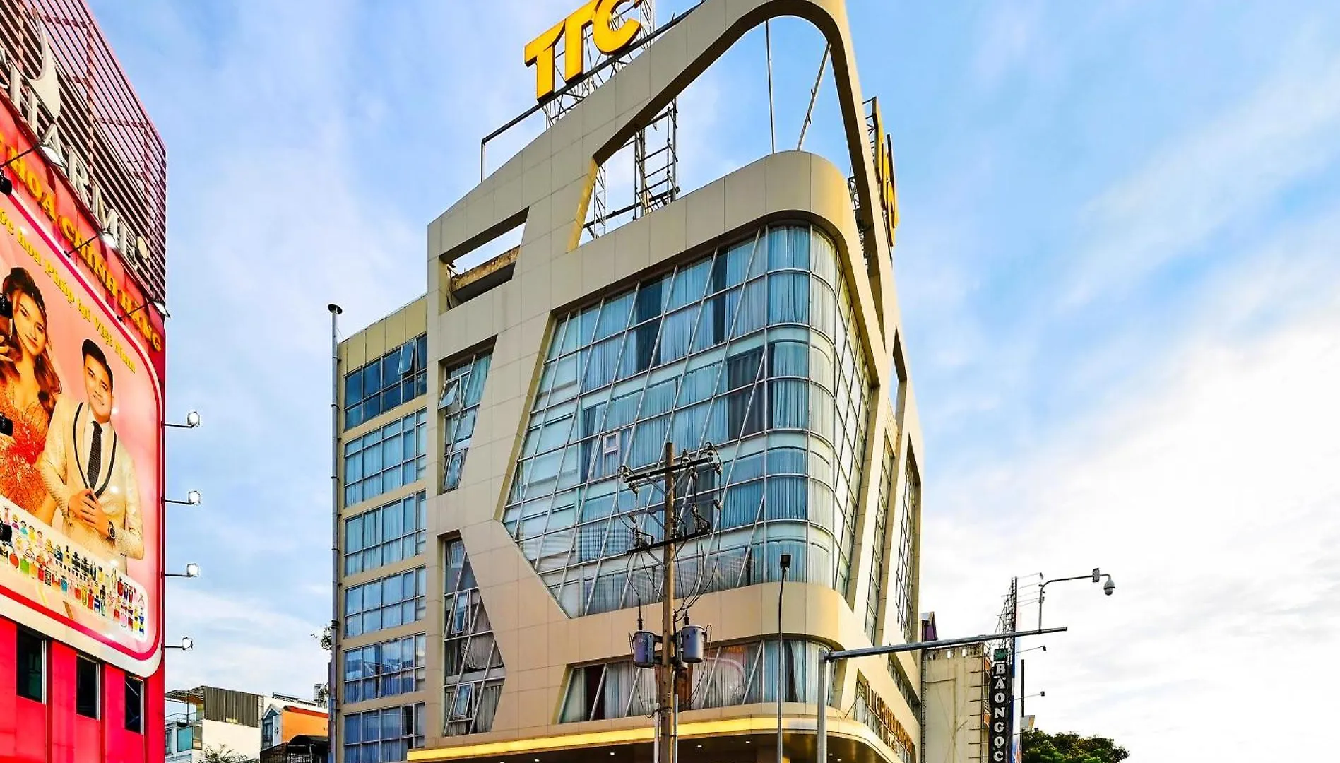 Ttc Hotel Deluxe Airport